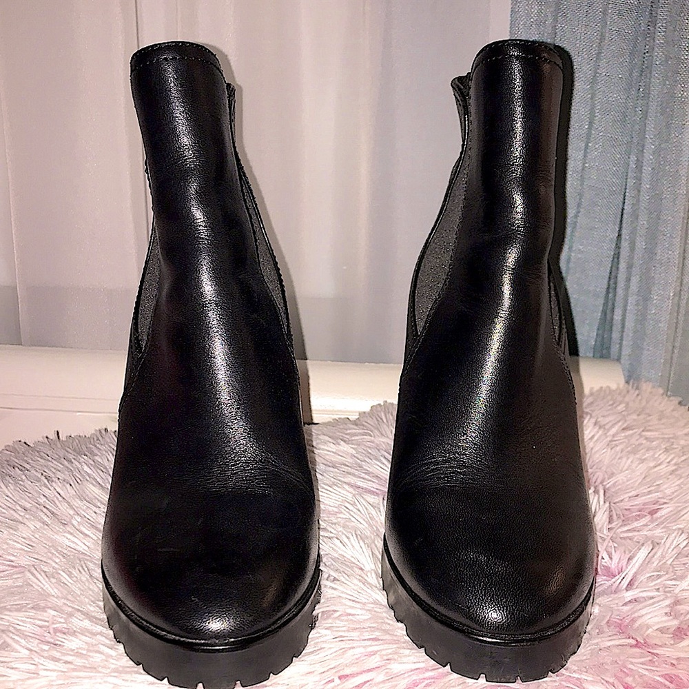 (EUC) Michael Kors Leather Slip On Wedge Hill Booties